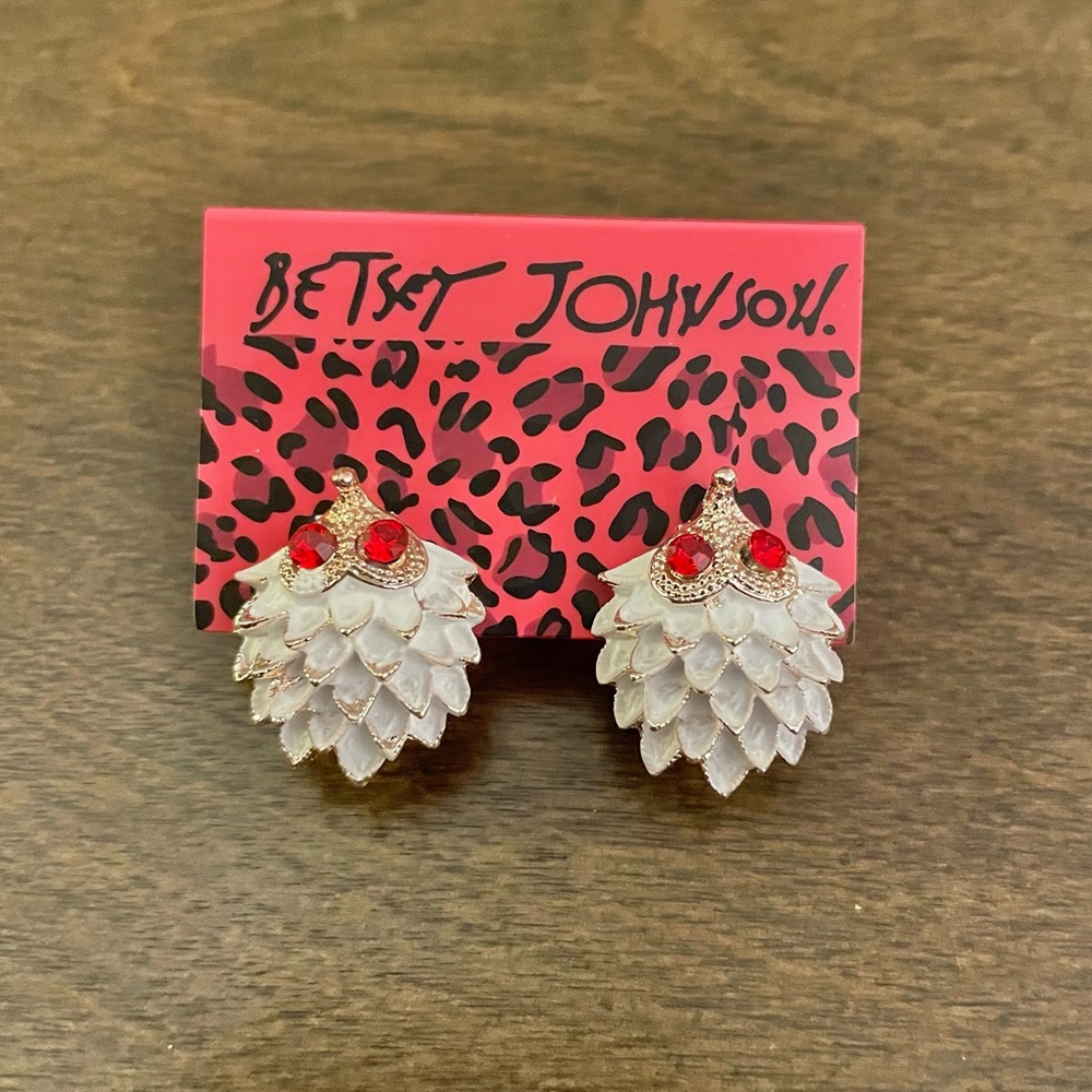 🎉 New Betsey Johnson White Hedgehog Earrings